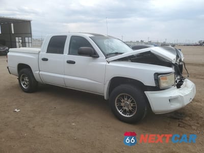 Czwarte zdjęcie samochodu z boku: 2008 DODGE DAKOTA QUAD SLT VIN:1D7HW48N58S529524 - miniatura