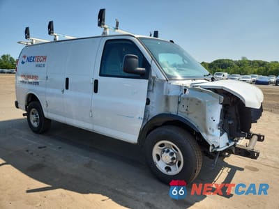 Czwarte zdjęcie samochodu z boku: 2023 CHEVROLET EXPRESS G2500 VIN:1GCWGAFP7P1228890 - miniatura