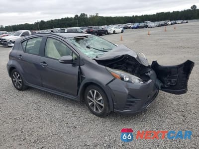 Czwarte zdjęcie samochodu z boku: 2018 TOYOTA PRIUS C VIN:JTDKDTB37J1614531 - miniatura