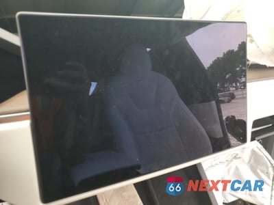 Zdjęcie 9 z 15 samochodu: 2023 TESLA MODEL X VIN:7SAXCDE50PF372177 - miniatura