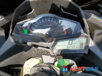 Zdjęcie 7 z 10 samochodu: 2014 KAWASAKI EX300 B VIN:JKAEX8B19EA008258 - miniatura