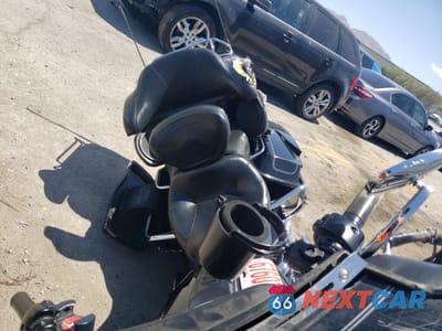 Piąte zdjęcie samochodu w środku: 2005 HARLEY-DAVIDSON FLHTCUI VIN:1HD1FCW135Y661596 - miniatura