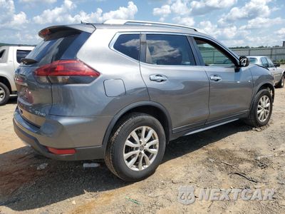 Trzecie zdjęcie samochodu z tyłu: 2018 NISSAN ROGUE S VIN:5N1AT2MV0JC806915 - miniatura