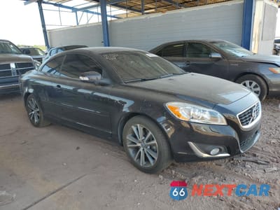 Czwarte zdjęcie samochodu z boku: 2013 VOLVO C70 T5 VIN:YV1672MC5DJ141629 - miniatura