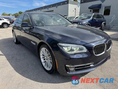 Czwarte zdjęcie samochodu z boku: 2015 BMW 750 XI VIN:WBAYB6C5XFD965910 - miniatura