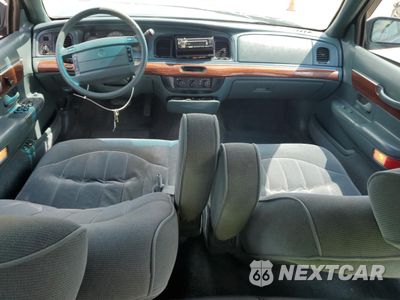 Zdjęcie 8 z 14 samochodu: 1995 MERCURY GRAND MARQUIS GS VIN:2MELM74W7SX620663 - miniatura