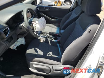Zdjęcie 7 z 12 samochodu: 2017 HYUNDAI IONIQ BLUE VIN:KMHC65LC8HU050496 - miniatura