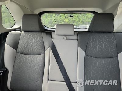 Zdjęcie 10 z 15 samochodu: 2021 TOYOTA RAV4 XLE VIN:2T3W1RFV9MC170634 - miniatura