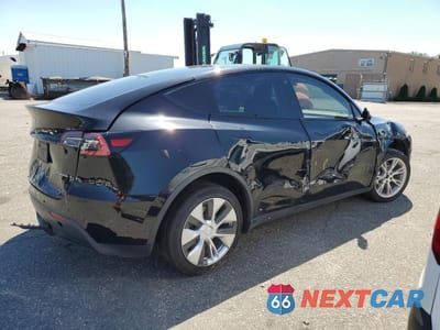 Trzecie zdjęcie samochodu z tyłu: 2021 TESLA MODEL Y VIN:5YJYGDEE7MF131105 - miniatura