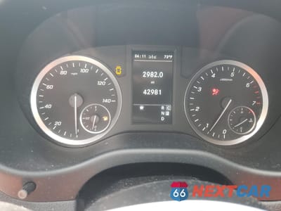 Zdjęcie 9 z 13 samochodu: 2023 MERCEDES-BENZ METRIS VIN:W1YV0CEY0P4256711 - miniatura