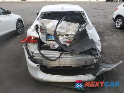 Zdjęcie 6 z 13 samochodu: 2018 LEXUS IS 300 VIN:JTHBA1D22J5075633 - miniatura