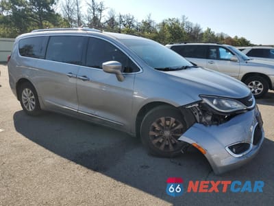 Czwarte zdjęcie samochodu z boku: 2019 CHRYSLER PACIFICA TOURING L VIN:2C4RC1BG3KR526159 - miniatura