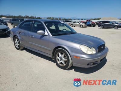 Czwarte zdjęcie samochodu z boku: 2005 HYUNDAI SONATA GLS VIN:KMHWF35H95A156429 - miniatura