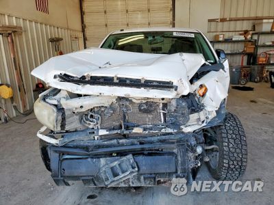 Piąte zdjęcie samochodu w środku: 2017 TOYOTA TUNDRA CREWMAX SR5 VIN:5TFDW5F13HX677768 - miniatura
