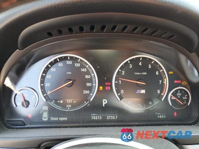 Zdjęcie 9 z 12 samochodu: 2014 BMW M5 VIN:WBSFV9C52ED593702 - miniatura