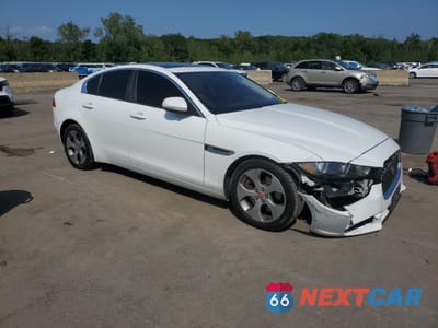 Czwarte zdjęcie samochodu z boku: 2018 JAGUAR XE VIN:SAJAR4FXXJCP30313 - miniatura