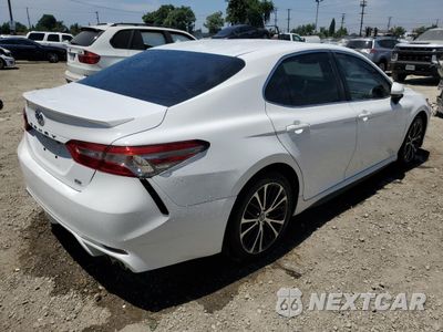 Trzecie zdjęcie samochodu z tyłu: 2018 TOYOTA CAMRY L VIN:4T1B11HK0JU571852 - miniatura