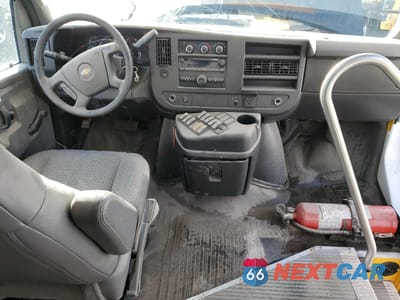 Zdjęcie 8 z 13 samochodu: 2022 CHEVROLET EXPRESS G3500 VIN:1GB0GRBPXN1172360 - miniatura