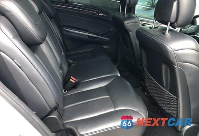 Zdjęcie 6 z 10 samochodu: 2011 MERCEDES-BENZ GL 450 4MATIC VIN:4JGBF7BEXBA672438 - miniatura