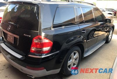 Czwarte zdjęcie samochodu z boku: 2008 MERCEDES-BENZ GL 450 4MATIC VIN:4JGBF71E48A316318 - miniatura