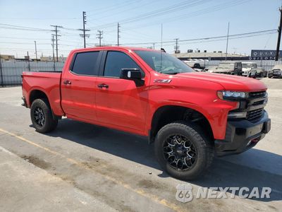 Czwarte zdjęcie samochodu z boku: 2020 CHEVROLET SILVERADO K1500 LT TRAIL BOSS VIN:3GCPYFED2LG333791 - miniatura
