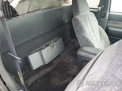 Zdjęcie 10 z 12 samochodu: 2002 GMC SONOMA VIN:1GTDT19W028232897 - miniatura