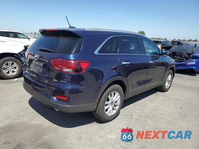 Trzecie zdjęcie samochodu z tyłu: 2020 KIA SORENTO L VIN:5XYPG4A36LG708410 - miniatura