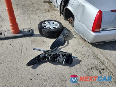 Zdjęcie 12 z 13 samochodu: 2011 CADILLAC DTS LUXURY COLLECTION VIN:1G6KD5E69BU147682 - miniatura