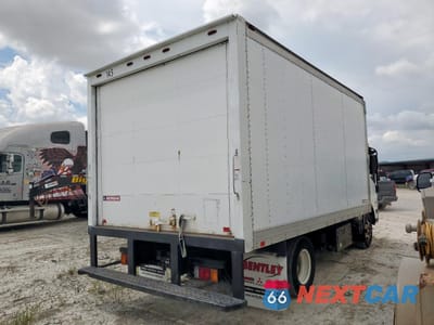 Trzecie zdjęcie samochodu z tyłu: 2013 ISUZU NPR VIN:JALB4W173D7400657 - miniatura