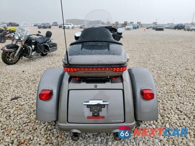 Czwarte zdjęcie samochodu z boku: 2017 HARLEY-DAVIDSON FLHTCUTG TRI GLIDE ULTRA VIN:1HD1MAD16HB859755 - miniatura
