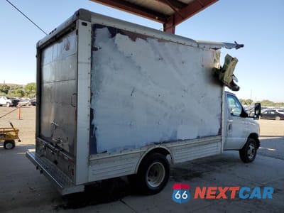 Trzecie zdjęcie samochodu z tyłu: 2007 FORD ECONOLINE E450 SUPER DUTY CUTAWAY VAN VIN:1FDXE45S77DB14464 - miniatura
