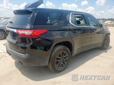 Trzecie zdjęcie samochodu z tyłu: 2019 CHEVROLET TRAVERSE LS VIN:1GNERFKW2KJ227422 - miniatura