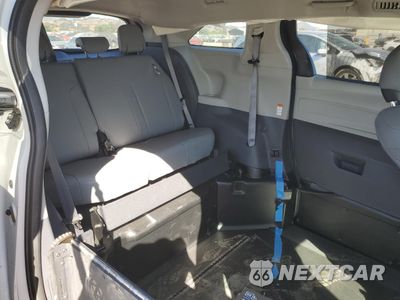 Zdjęcie 11 z 15 samochodu: 2022 TOYOTA SIENNA XLE VIN:5TDYRKECXNS128161 - miniatura
