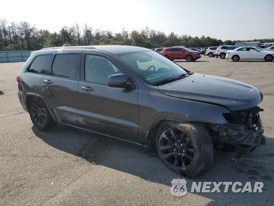 Czwarte zdjęcie samochodu z boku: 2018 JEEP GRAND CHEROKEE LAREDO VIN:1C4RJFAG2JC119025 - miniatura