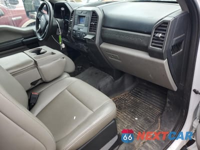 Zdjęcie 8 z 12 samochodu: 2021 FORD F550 SUPER DUTY VIN:1FDUF5HN1MDA05408 - miniatura