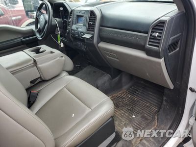Zdjęcie 8 z 12 samochodu: 2021 FORD F550 SUPER DUTY VIN:1FDUF5HN1MDA05408 - miniatura