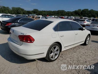 Trzecie zdjęcie samochodu z tyłu: 2014 VOLKSWAGEN PASSAT SEL VIN:1VWCN7A34EC093043 - miniatura