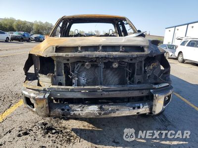 Piąte zdjęcie samochodu w środku: 2017 TOYOTA TUNDRA DOUBLE CAB SR VIN:5TFUW5F18HX623172 - miniatura