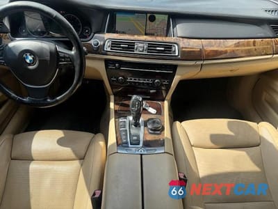 Zdjęcie 8 z 15 samochodu: 2015 BMW 750 XI VIN:WBAYB6C5XFD965910 - miniatura