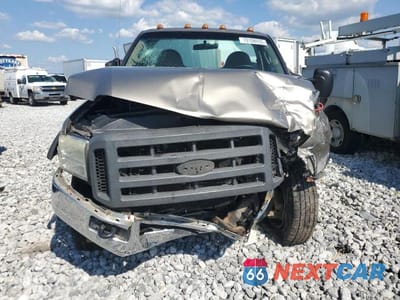 Piąte zdjęcie samochodu w środku: 2005 FORD F350 SRW SUPER DUTY VIN:1FTWF31P15EB34161 - miniatura