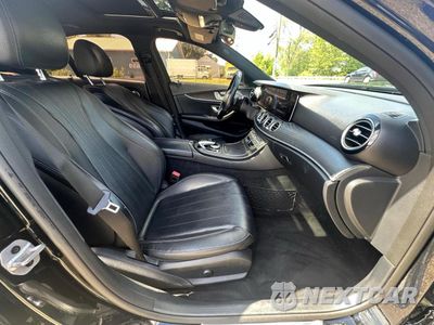 Piąte zdjęcie samochodu w środku: 2019 MERCEDES-BENZ E 300 4MATIC VIN:WDDZF4KB6KA566954 - miniatura
