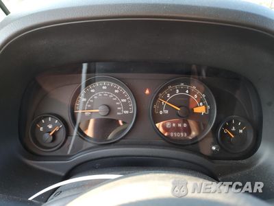 Zdjęcie 9 z 15 samochodu: 2014 JEEP COMPASS SPORT VIN:1C4NJDBB5ED751961 - miniatura