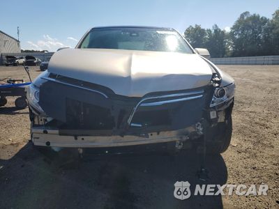 Piąte zdjęcie samochodu w środku: 2017 LINCOLN MKT VIN:2LMHJ5AT9HBL00555 - miniatura