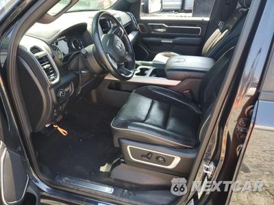 Zdjęcie 7 z 13 samochodu: 2019 RAM 1500 LARAMIE VIN:1C6SRFJT6KN752843 - miniatura