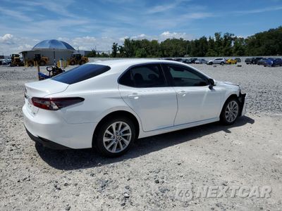 Trzecie zdjęcie samochodu z tyłu: 2022 TOYOTA CAMRY LE VIN:4T1C11AK8NU685120 - miniatura