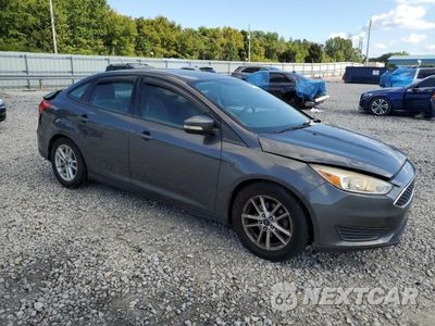 Czwarte zdjęcie samochodu z boku: 2015 FORD FOCUS SE VIN:1FADP3F2XFL290073 - miniatura