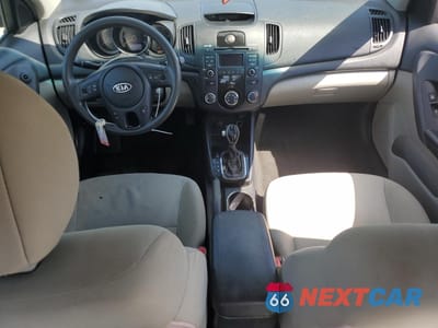 Zdjęcie 8 z 14 samochodu: 2012 KIA FORTE EX VIN:KNAFU4A28C5608116 - miniatura