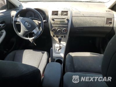 Zdjęcie 8 z 14 samochodu: 2010 TOYOTA COROLLA BASE VIN:2T1BU4EE1AC306799 - miniatura