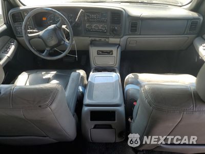 Zdjęcie 8 z 15 samochodu: 2001 CHEVROLET SUBURBAN K1500 VIN:3GNFK16T01G195629 - miniatura