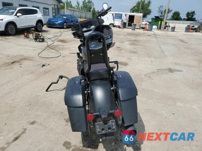Czwarte zdjęcie samochodu z boku: 2022 INDIAN MOTORCYCLE CO. CHALLENGER DARK HORSE VIN:56KLCCRR4N3410646 - miniatura